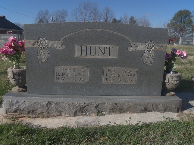 Charlie Edmond Hunt and Nelia Ann Ashburn Hunt Grave